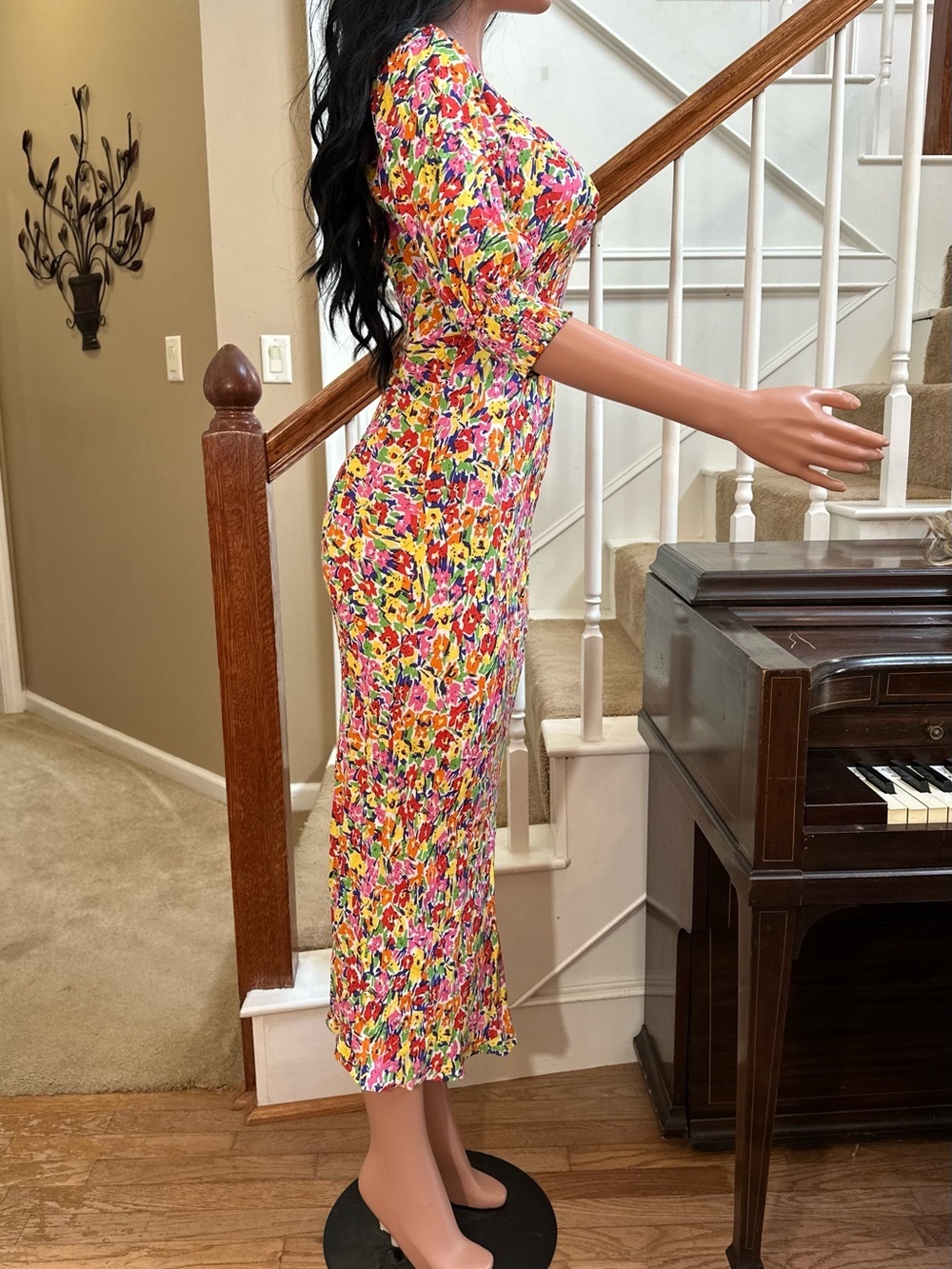 RIXO Floral Multicolor V-Neck Midi Dress - Picture 6 of 10
